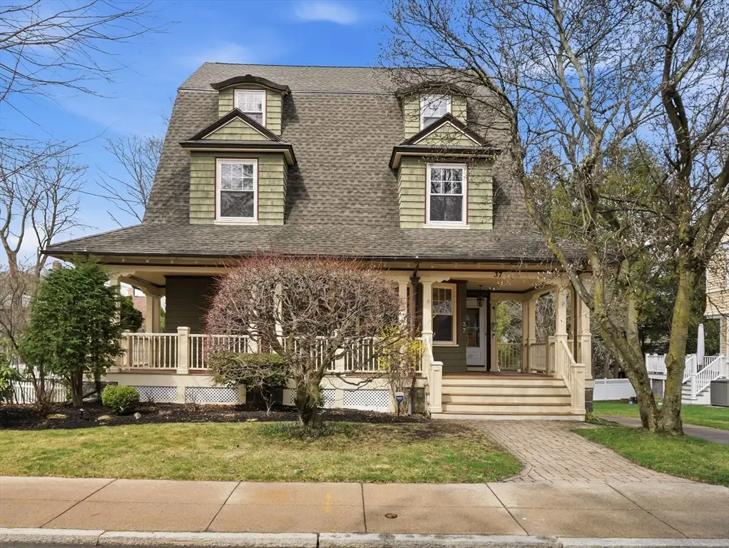 37 Pomfret St, Boston, MA 02132 - #1