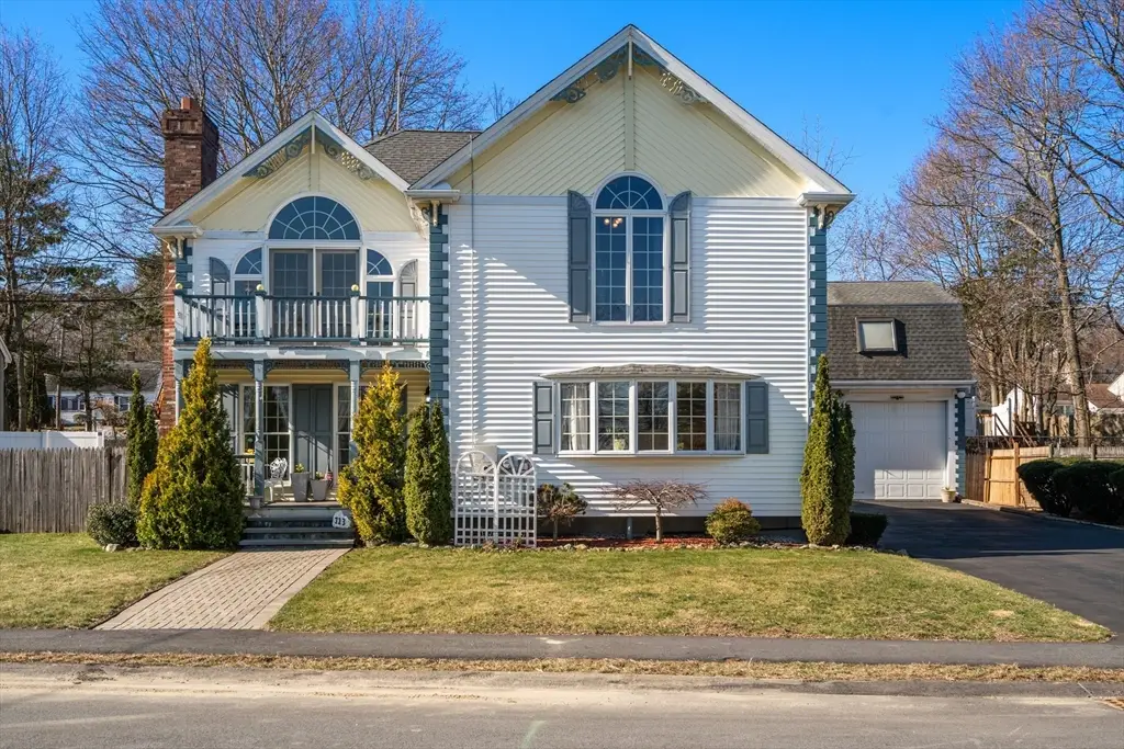 113 Temple Rd, Waltham, MA 02452 - #1