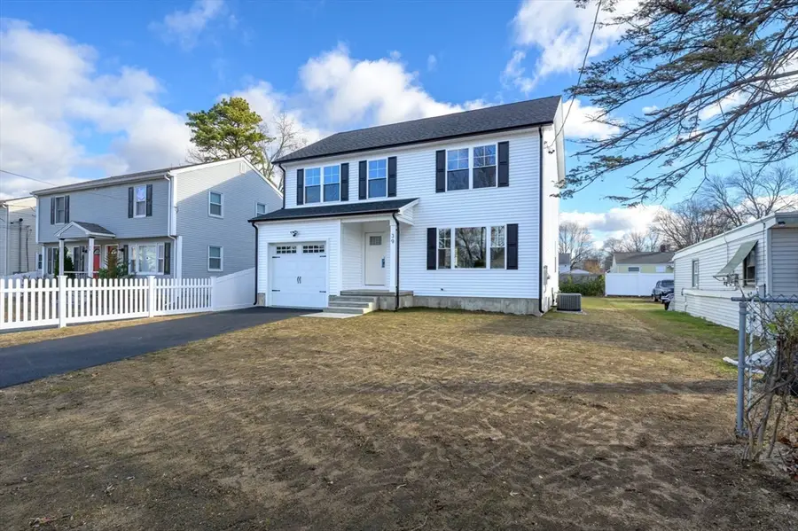 39 Wallace, Springfield, MA 01119 - #2