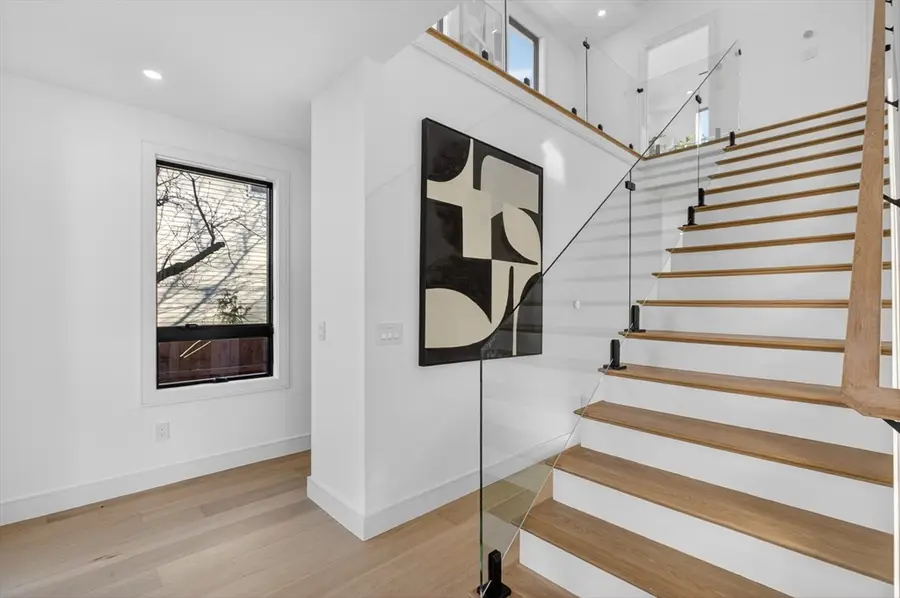 24 Newell St, Cambridge, MA 02140 - #3