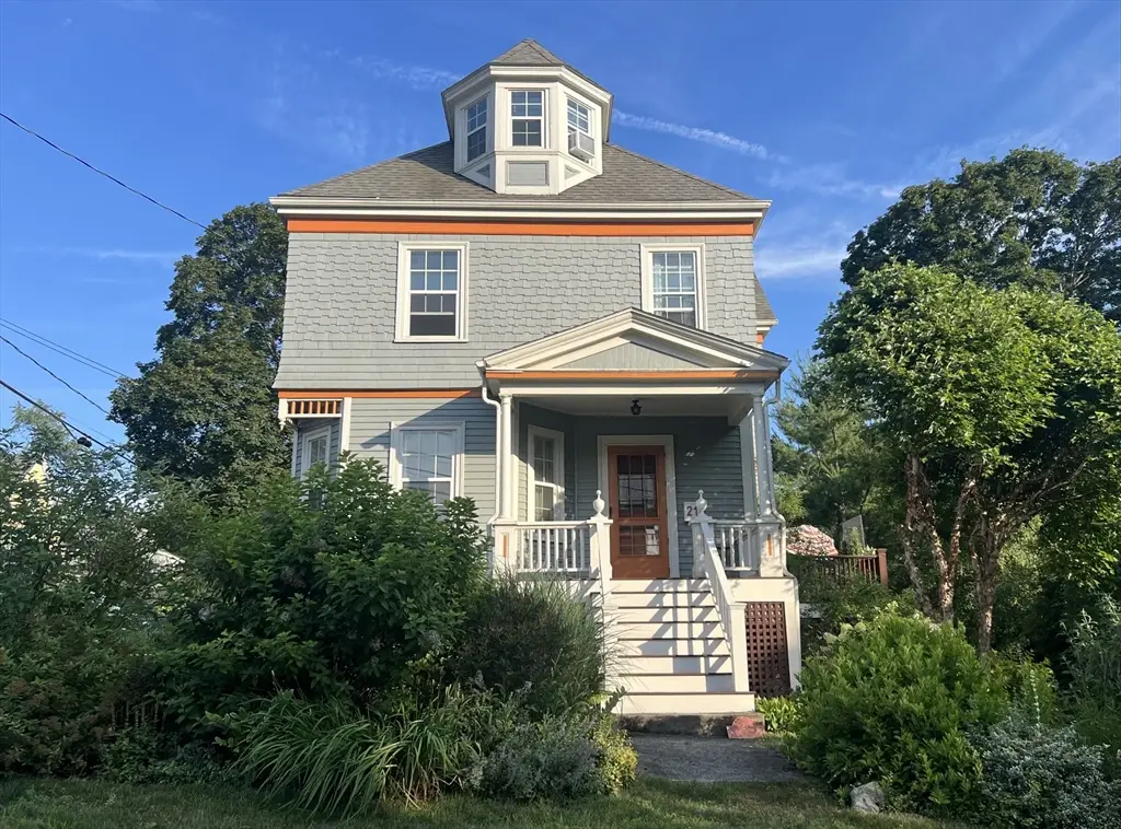 21 Montague St, Arlington, MA 02474 - #1