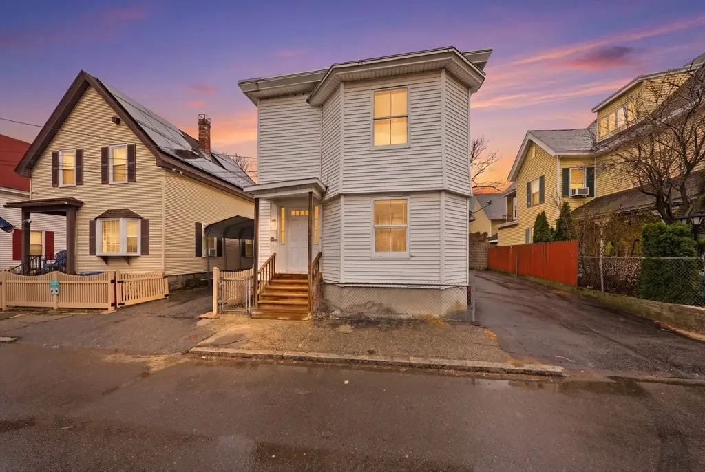 70 Pleasant St, Lowell, MA 01852 - #1