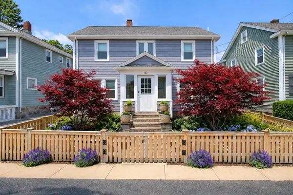 122 Elmer Rd, Boston, MA 02124