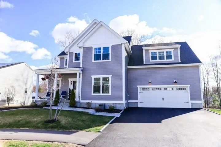 31 Lilac Ave, Bellingham, MA 02019 - #1