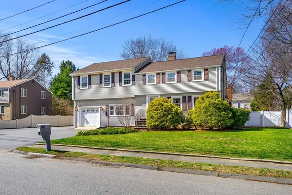 6 Crawford Dr, Woburn, MA 01801