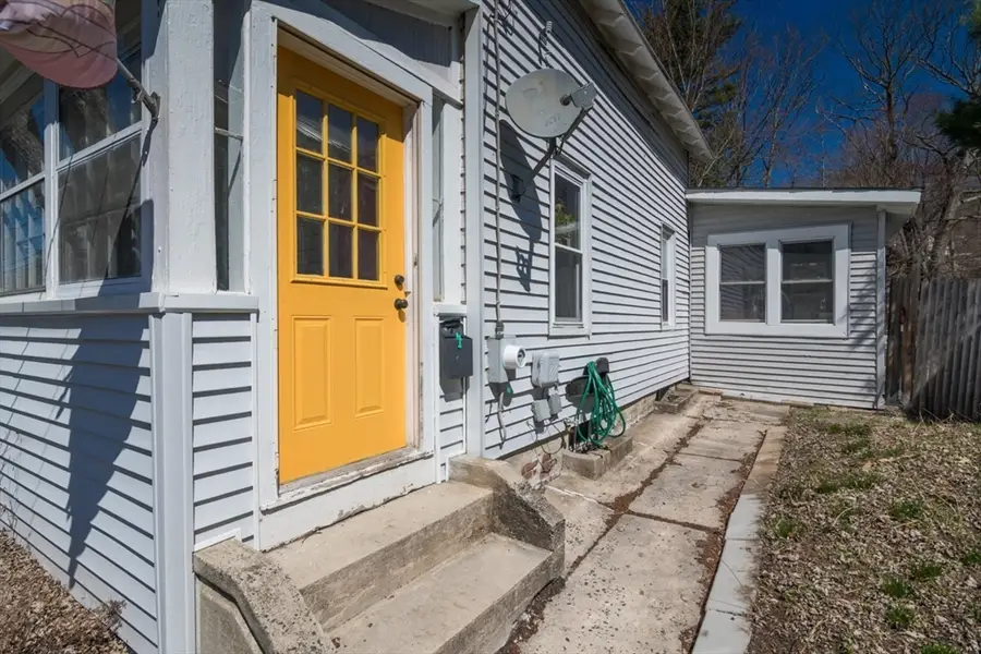 71 Washington St, Greenfield, MA 01301 - #2