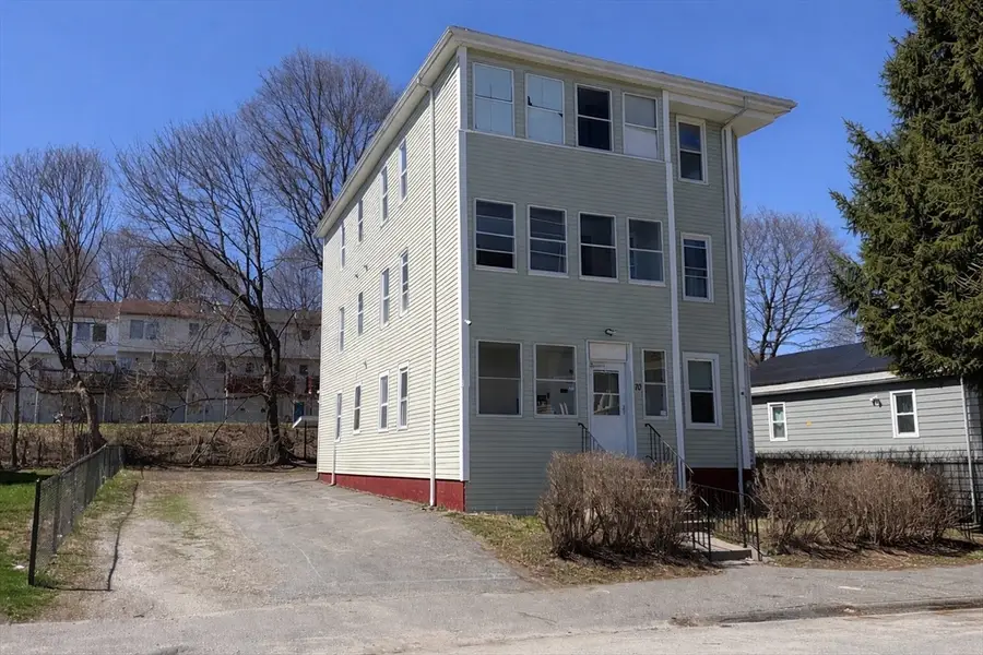 70 Vale St, Worcester, MA 01604 - #2
