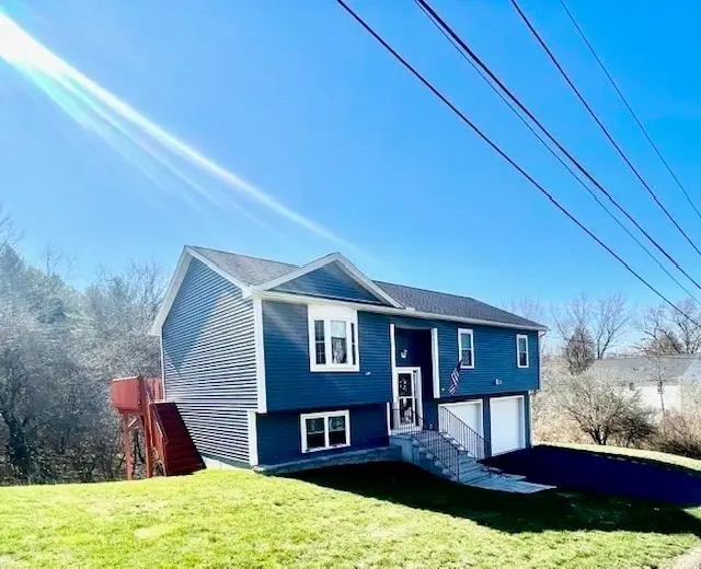 4 Valley View Dr, Spencer, MA 01562 - #3