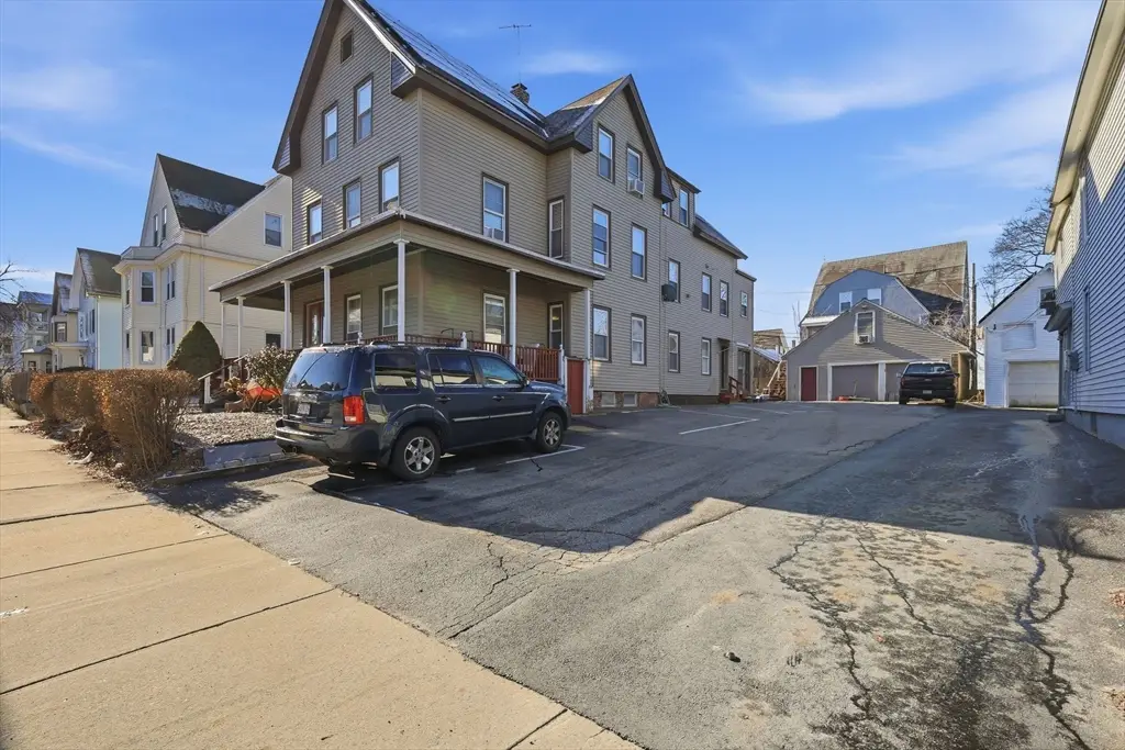 8 Lowell St, Worcester, MA 01603 - #1