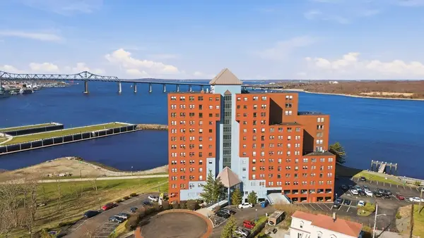 750 Davol St #824, Fall River, MA 02720