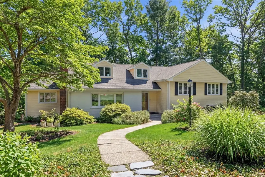 33 Algonquin Rd, Canton, MA 02021 - #2