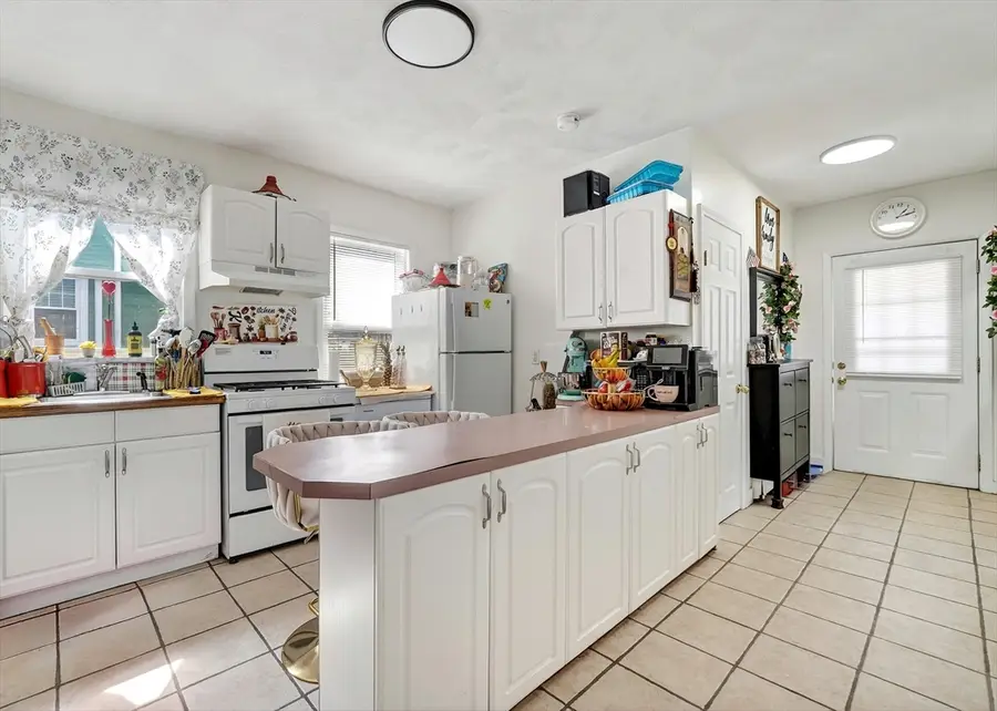 60 Kimball St, Malden, MA 02148 - #3