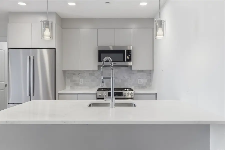 16 Boardman St #202, Boston, MA 02128 - #3