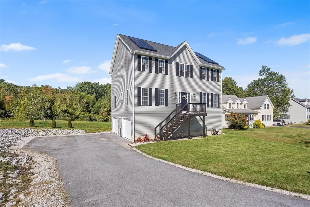 39 Hycrest Rd, Charlton, MA 01507 - #1