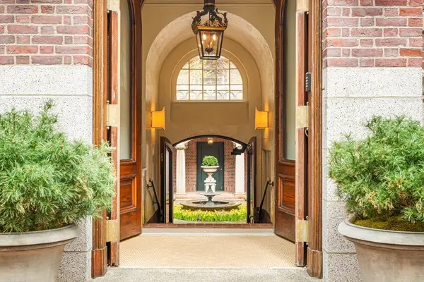 101 Chestnut Street #E, Boston, MA 02108