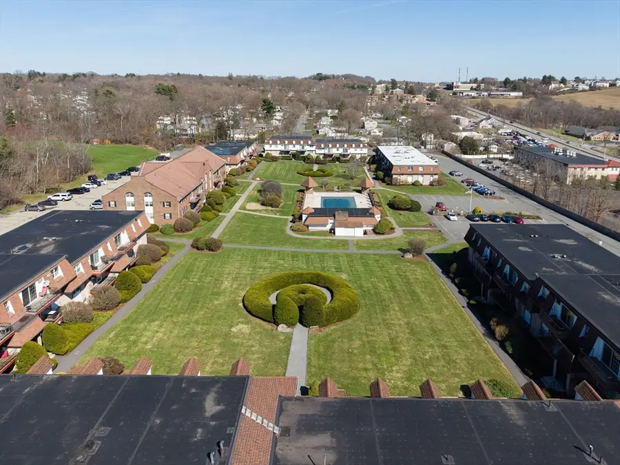 24 Williamsburg Ct #21, Shrewsbury, MA 01545 - #2