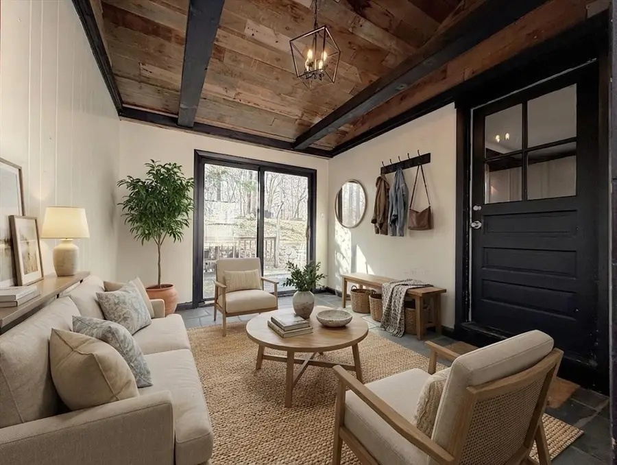 18 Pond Ave., Foxboro, MA 02035 - #3