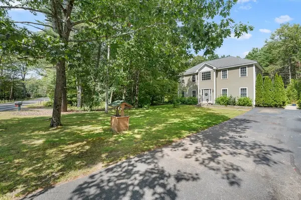 97 Apple Rd, Brimfield, MA 01010