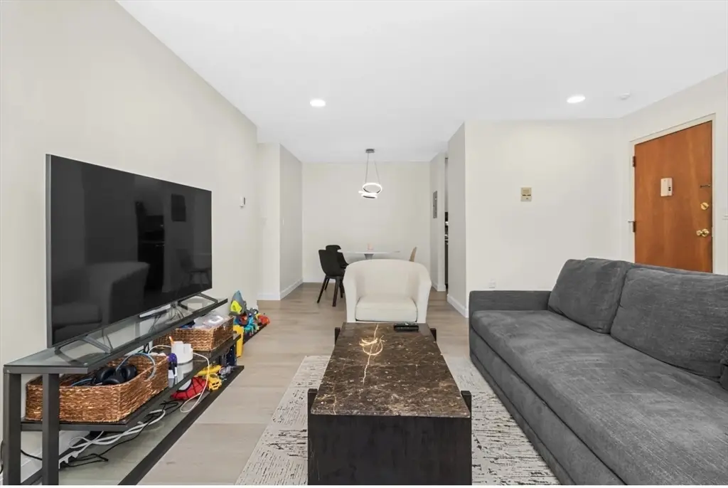 251 Rock St #B4, Norwood, MA 02062 - #1