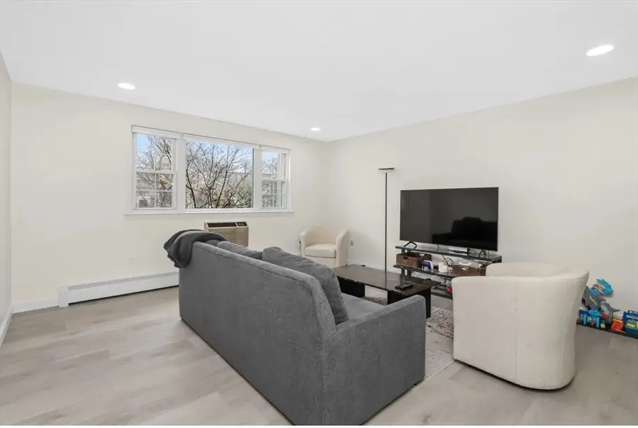 251 Rock St #B4, Norwood, MA 02062 - #3