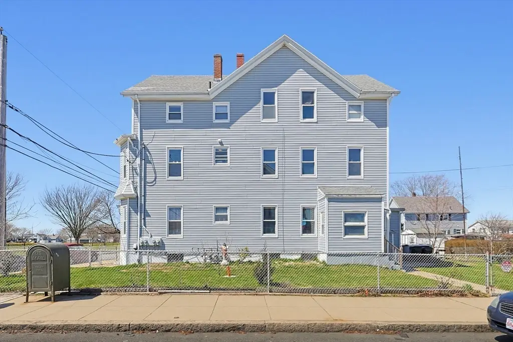 464 Birch St, Fall River, MA 02724 - #1