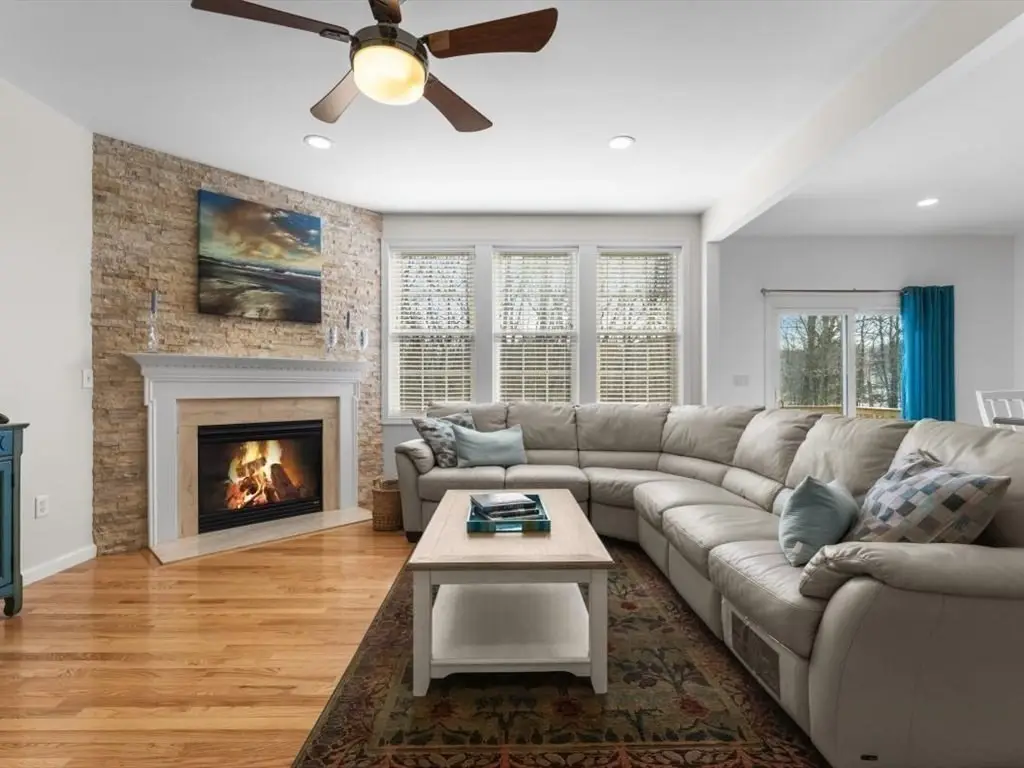 100 Buttercup Ln #100, South Grafton, MA 01560 - #1