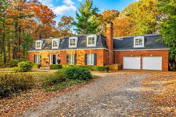 12 Woodland Rd, Westfield, MA 01085