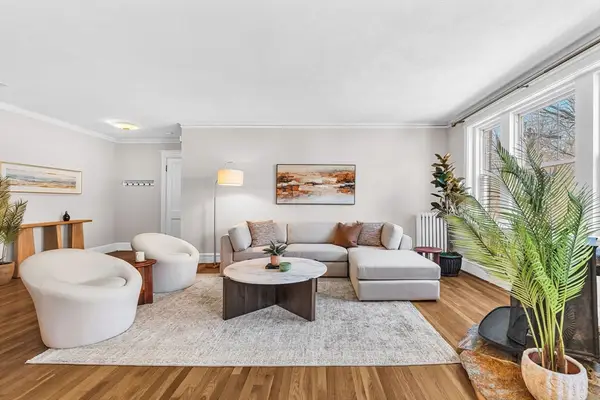 50 Lancaster Ter #4, Brookline, MA 02446