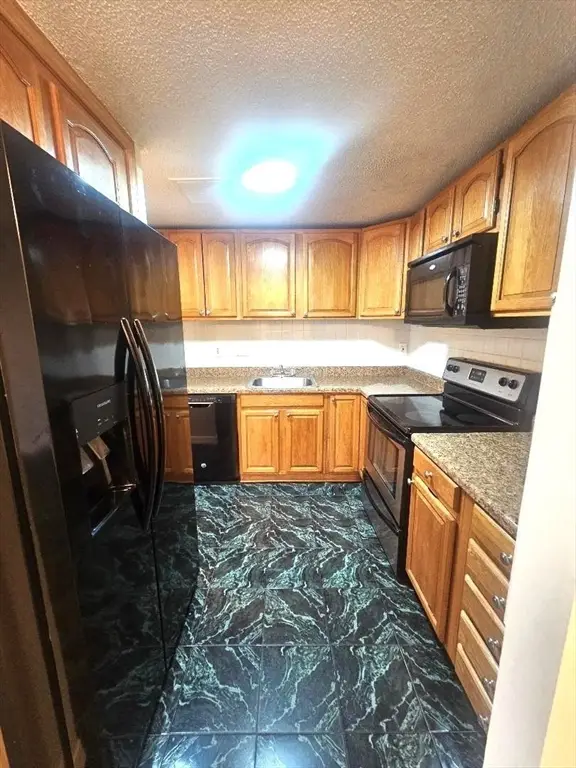 25 Longworth Ave #8, Brockton, MA 02301