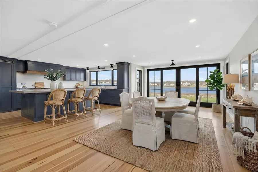 392 S Main St, Cohasset, MA 02025 - #3