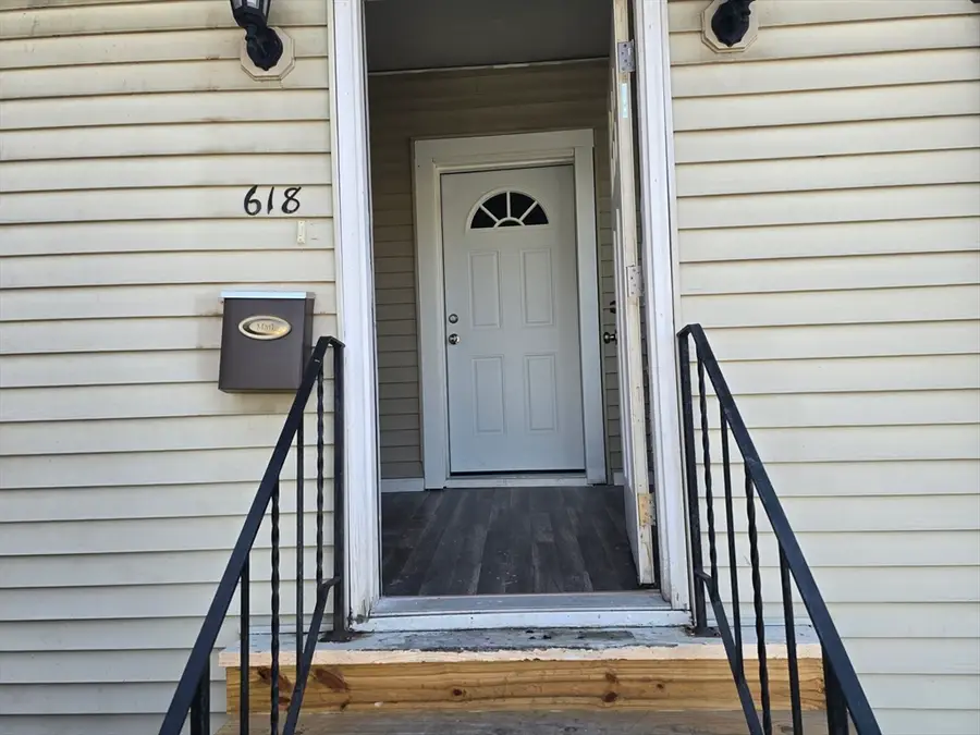 618 Mill St, Worcester, MA 01602 - #2