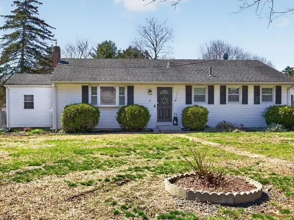 1 Carmen Park Dr, Middleboro, MA 02346