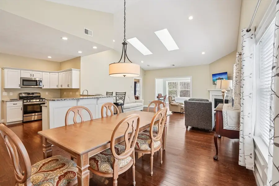 117 Rogerson Xing #117, Uxbridge, MA 01569 - #2