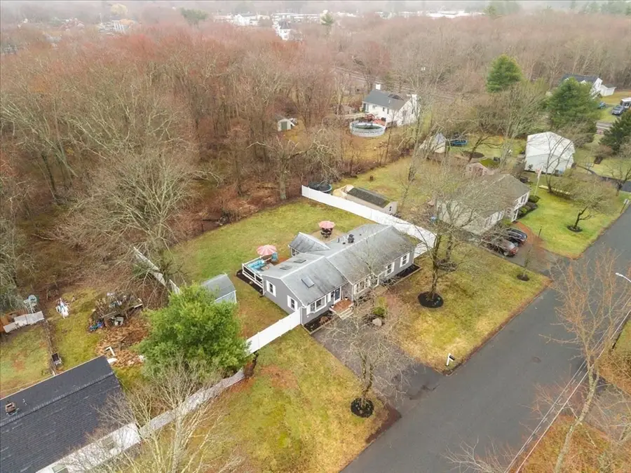 27 Hogg Memorial Dr, Whitman, MA 02382 - #3