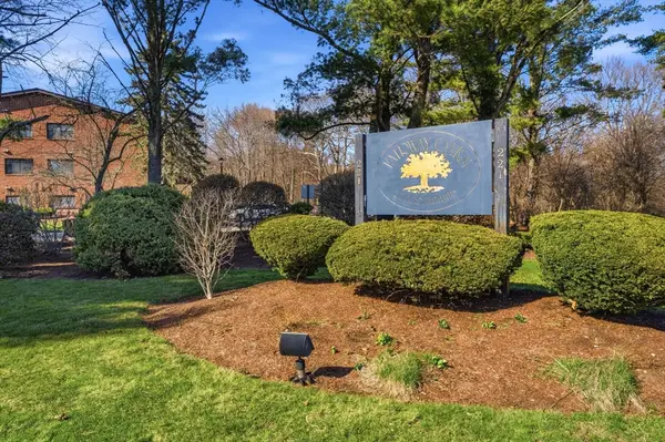 221 Oak St #14-34, Brockton, MA 02301