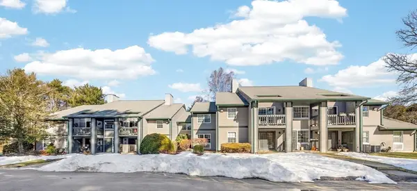 1940 Phillips Rd #15, New Bedford, MA 02745