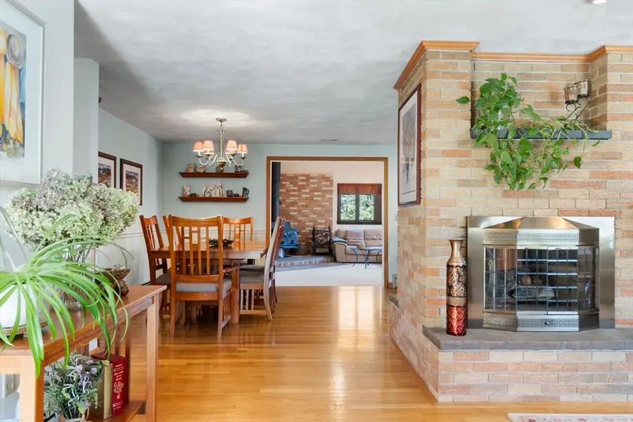 137 Catamount Rd, Tewksbury, MA 01876 - #3