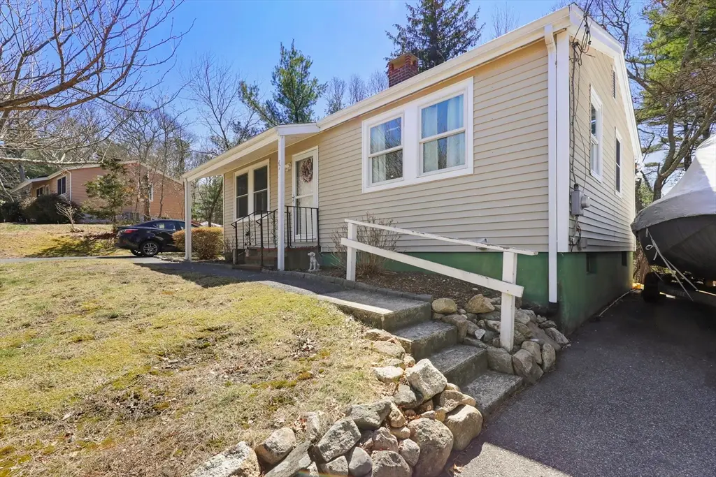 47 Cliff Rd, Bourne, MA 02532 - #1