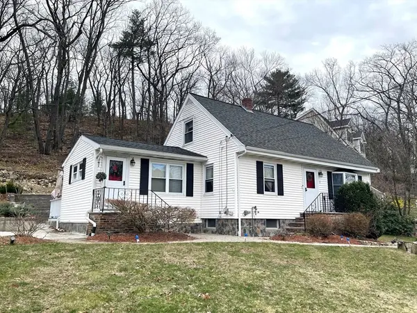 2 Mooney Rd, Burlington, MA 01803