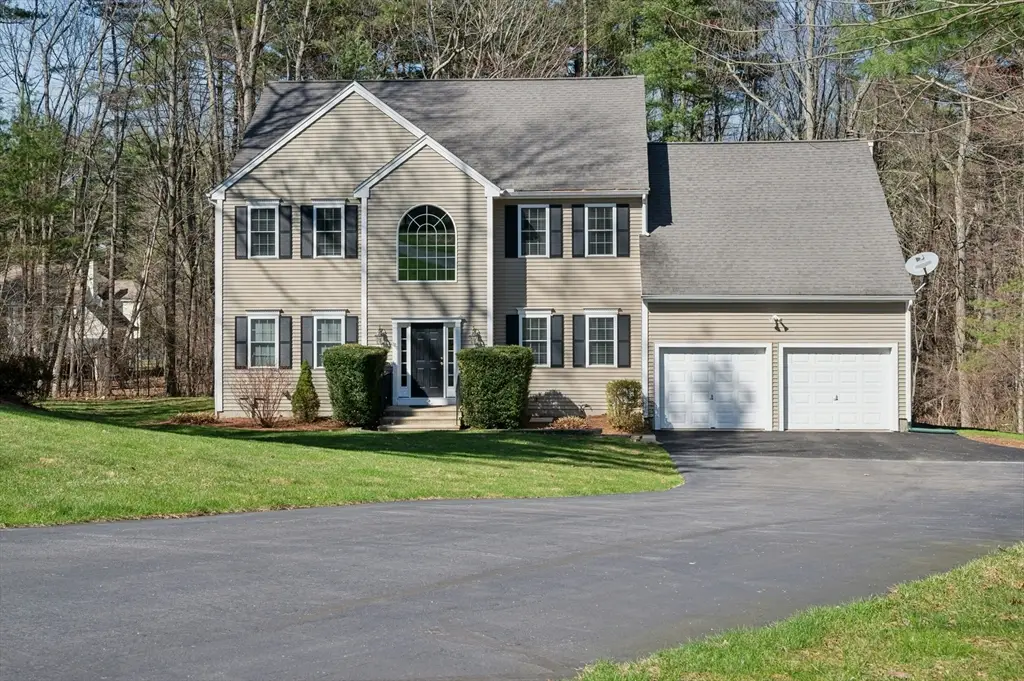320 Lincoln Circle, Northbridge, MA 01534 - #1