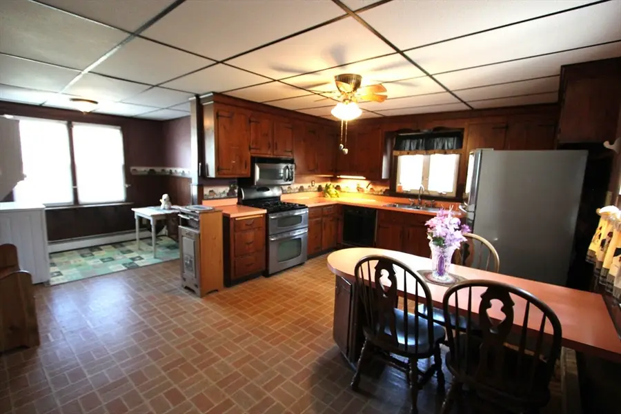 300 Chestnut St, Franklin, MA 02038 - #2