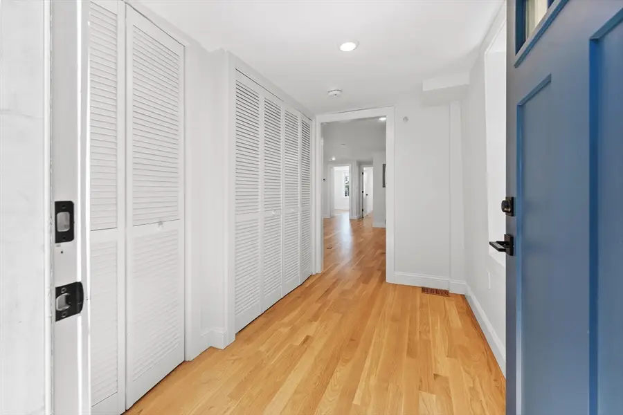 290 Washington St #2, Marblehead, MA 01945 - #3