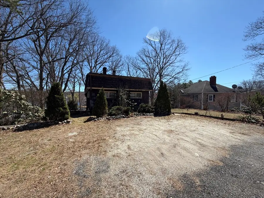 133 Lakeshore Dr, Blackstone, MA 01504 - #2