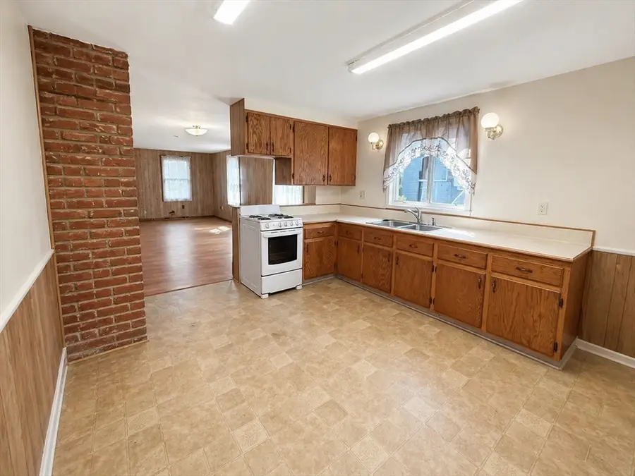 308 South St., Southbridge, MA 01550 - #3