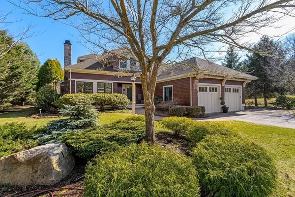 71 Clubhouse Drive #71, Hingham, MA 02043