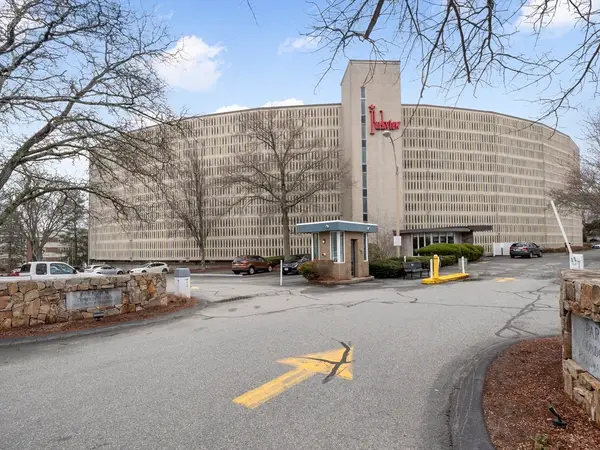 200 Swanton St #717, Winchester, MA 01890