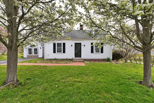 86 Shipyard Ln, Dartmouth, MA 02748
