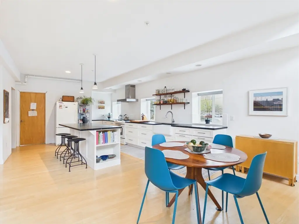 123 Sawyer St #1, New Bedford, MA 02746 - #1