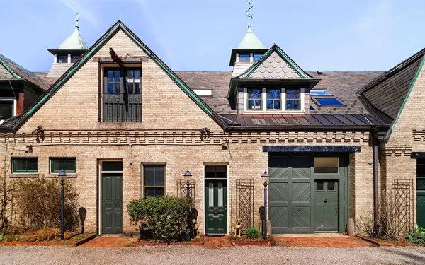 103 Bellevue St #4, Newton, MA 02458