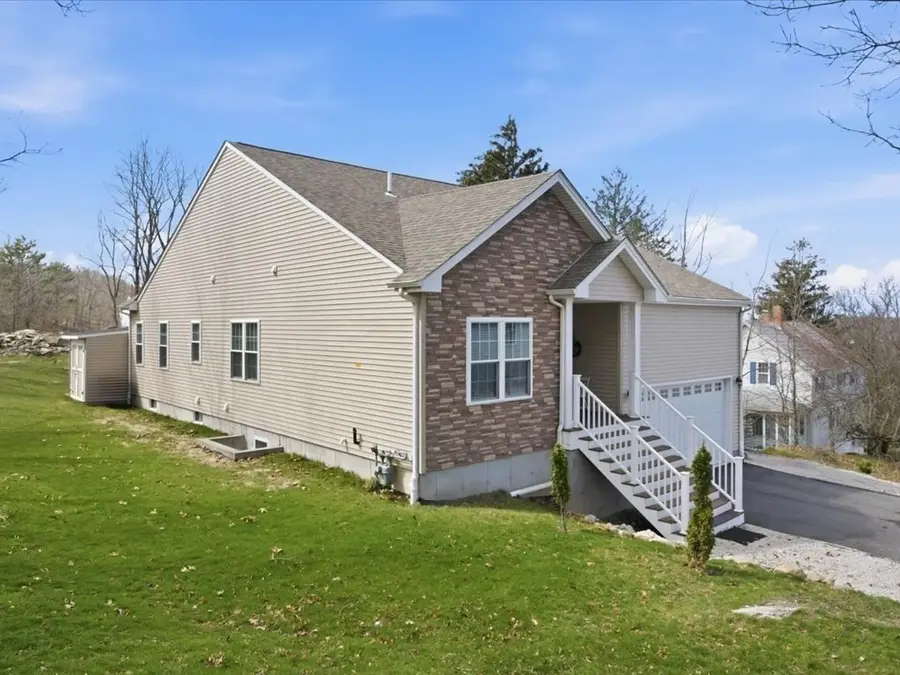 67 Ling St, Fall River, MA 02720 - #3